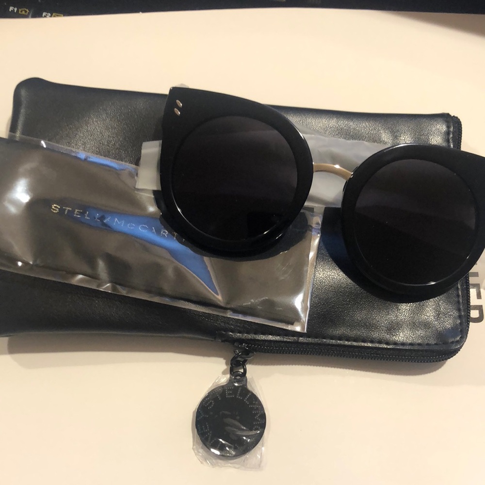 NWOT Cat-eye Stella McCartney sunglasses